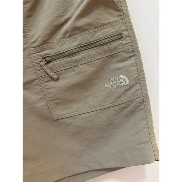 North Face Women’s XL Cargo Shorts Hiking Camping Fishing Outdoor Nylon Tan - Picture 2 of 6